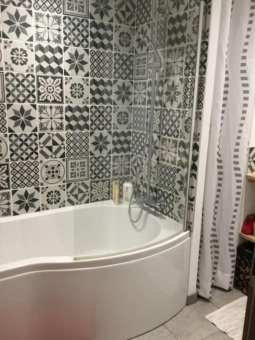 Appartement Tres Lumineux Egat 外观 照片